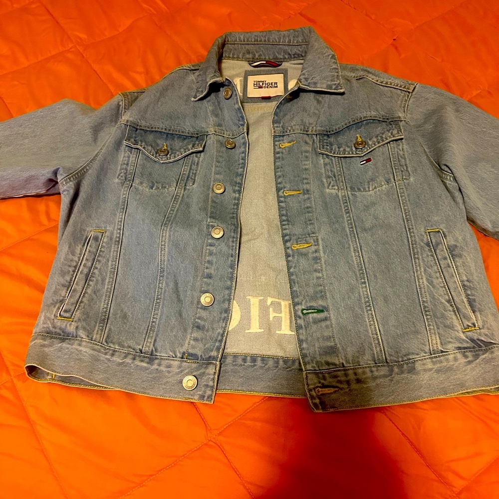 TOMMY HILFIGER DENIM JACKET SIZE MED